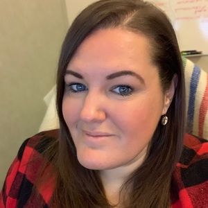 Meet your Posher, Alicia